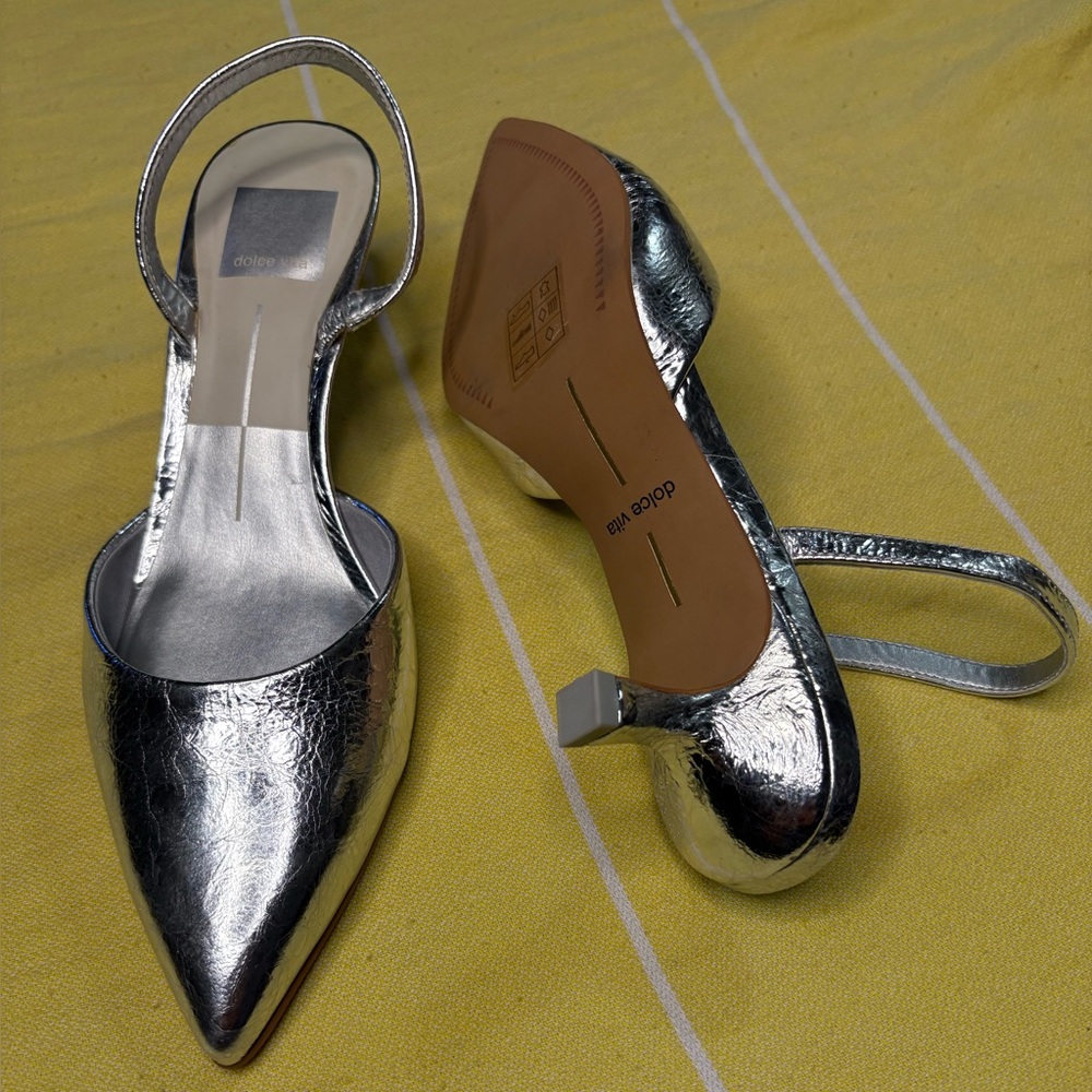 NWOB Dolce Vita Alenna Distressed Silver Leather Slingback Kitten Heel Pumps 6.5